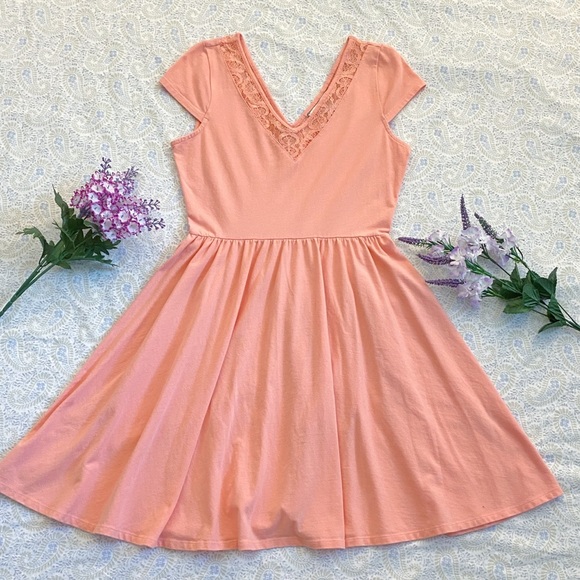 LC Lauren Conrad Dresses & Skirts - LC Lauren Conrad cap sleeve dress